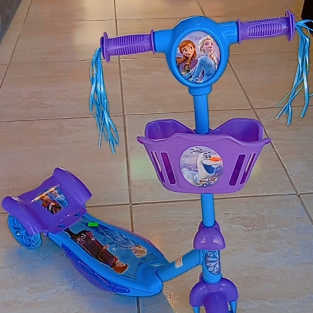  MONOPATIN FROZEN CON LUCES ( 8033 )