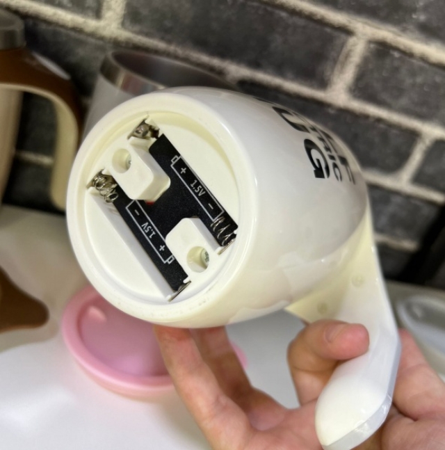 TAZA CON BATIDOR  ( 7571 )